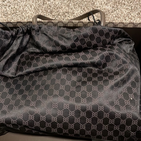 Gucci and balenciaga collab. I used this bag once. It comes with dust bag. - Picture 3 of 11